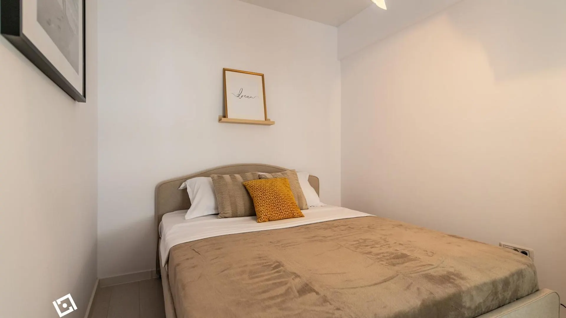 Central Residence Apartment 1012 Boekarest