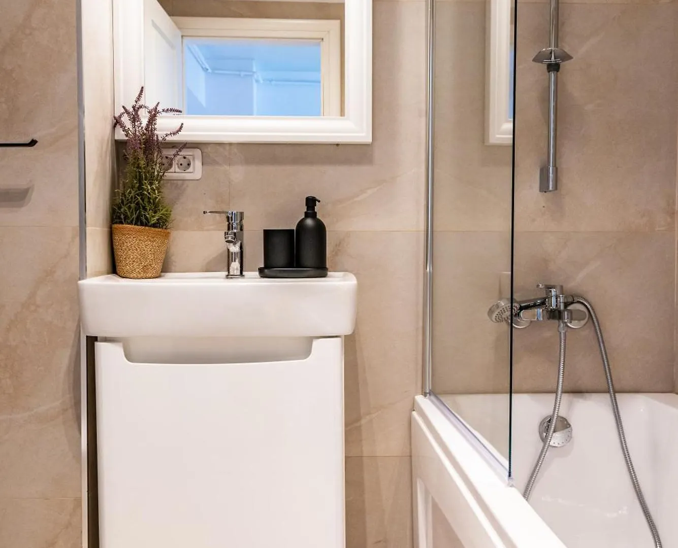 Central Residence Apartment 1012 Boekarest